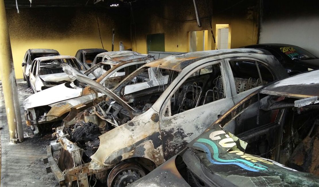 Fogo em loja de carros pode ter sido criminoso; Prejuízo é de quase R$ 500 mil