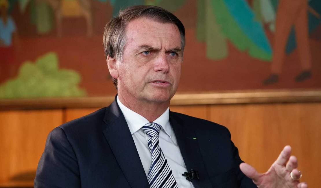 Seguidor pede a Bolsonaro para liberar maconha e presidente responde