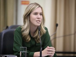 Cibele Moura solicita campanhas educativas para reduzir mortes maternas em Alagoas