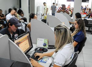 Sine oferta vagas de emprego para instalador, costureira e comunicação