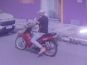 [Vídeo] Câmeras flagram roubo de moto no Bairro Cacimbas em Arapiraca