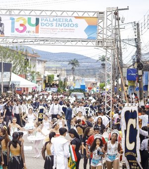 Desfile cívico marca comemoração pelos 134 anos de Palmeira dos Índios