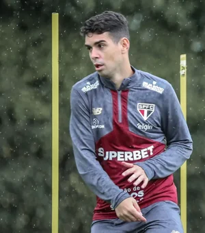 Oscar, do São Paulo, tem 'alterações cardiológicas' e é levado a hospital