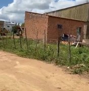 Moradores denunciam fechamento de acessos em loteamento irregular em Arapiraca