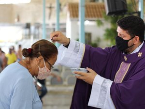 Católicos celebram quarta-feira de cinzas e iniciam Campanha da Fraternidade
