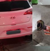 Agentes do DMTT abordam veículo com descarga alterada na Ponta Verde