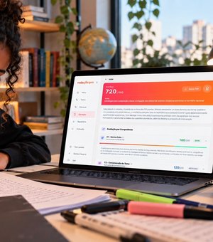 IA corrige redação diretamente no texto e ajuda estudantes para o Enem