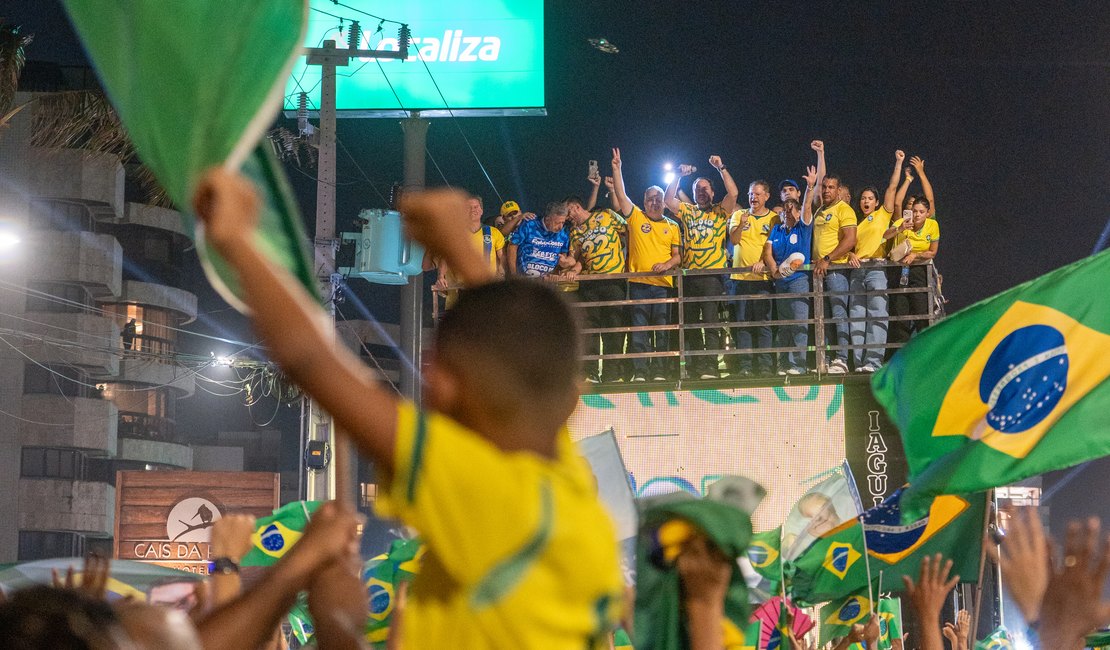 Bloco do 22 reúne milhares em Maceió e Deputado Fabio Costa celebra força da mobilização