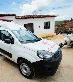 Governo de Alagoas entrega ambulância ao município de Campestre