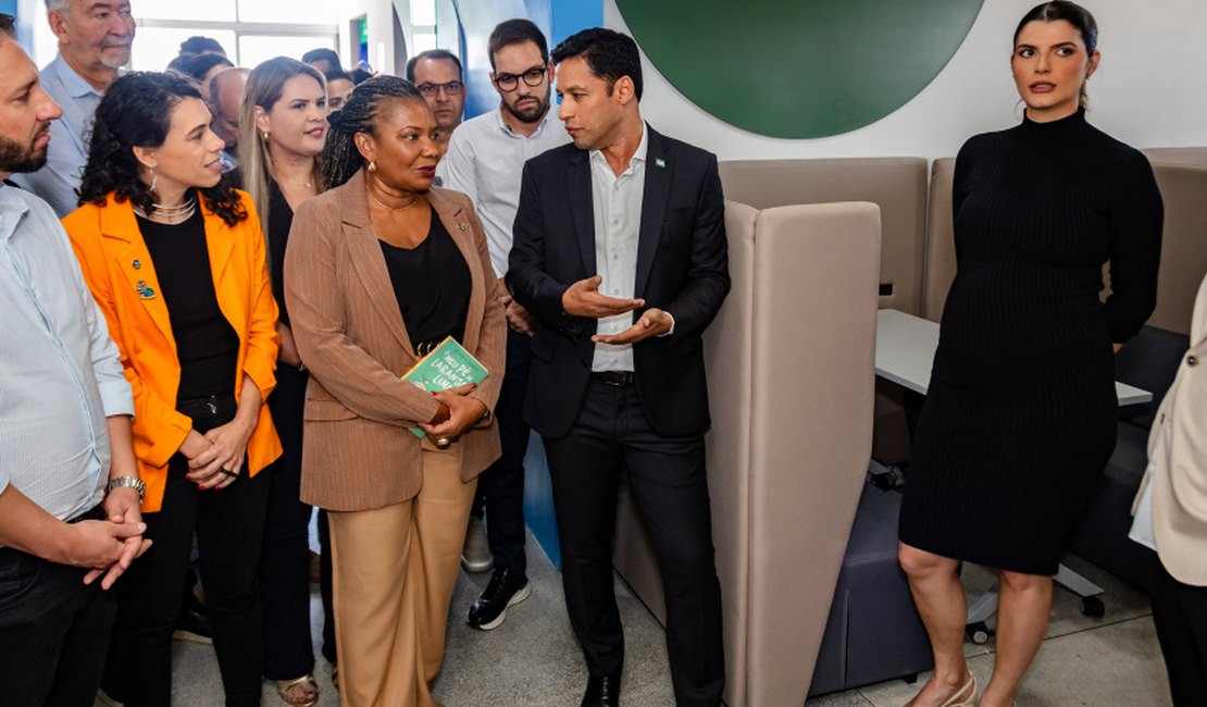 Vice-prefeito inaugura primeiro Parque Biblioteca bilíngue do Brasil, no Benedito Bentes