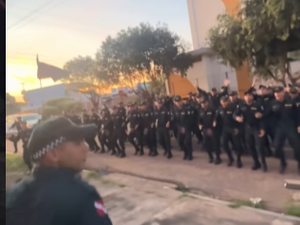 Policial em formação presta homenagem à mãe e emociona redes