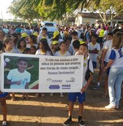  [Vídeo] Enterro de adolescente é realizado sob forte comoção em Arapiraca
