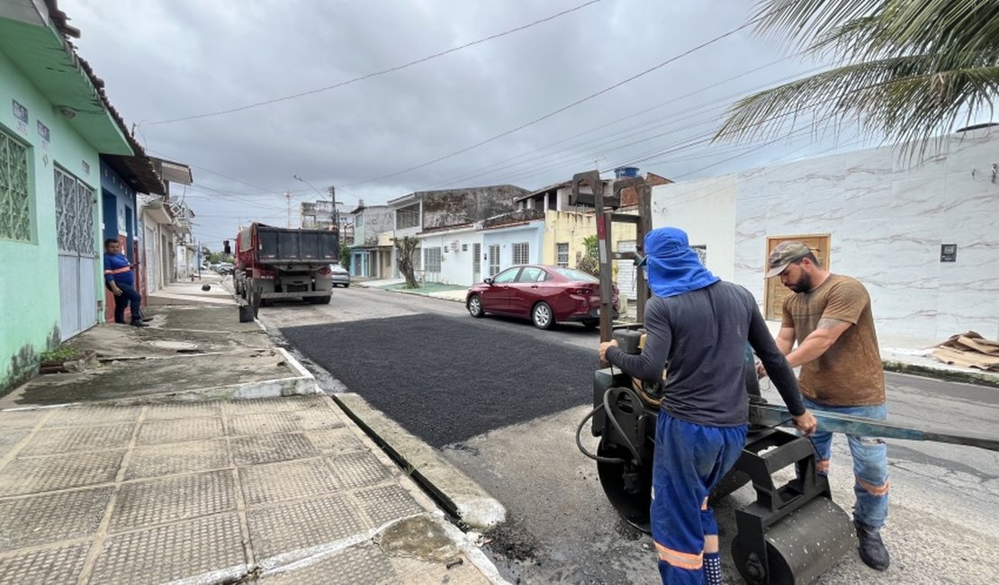 Operação Tapa-Buraco recupera 717 ruas de Maceió no primeiro trimestre de 2026