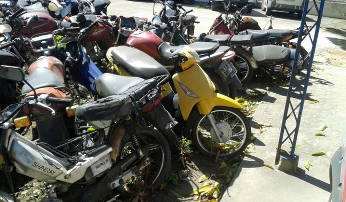 PM recupera motocicleta roubada no bairro Primavera de Arapiraca