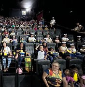 Prefeitura promove sessão especial de cinema para 500 crianças atendidas pelo SCFV