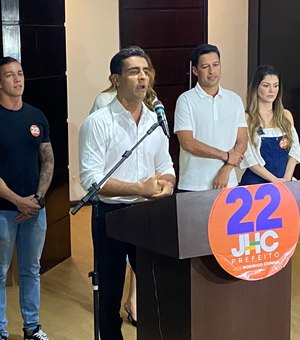 'Hoje fizemos a mudança e nos comprometemos que o trabalho ia continuar', diz JHC em discurso de agradecimento