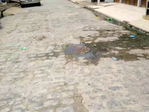 Moradores denunciam esgoto a céu aberto na Chã de Bebedouro