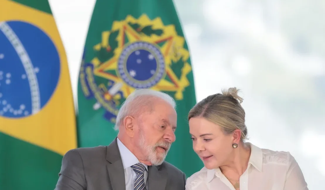 Lula ainda analisa nomes para substituir Gleisi Hoffmann na SRI