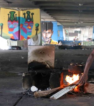 Pandemia 'empurra' desempregados para ruas e abrigos em SP