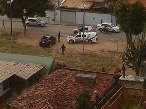 Criminosos são perseguidos, trocam tiros com a polícia e dois acabam presos