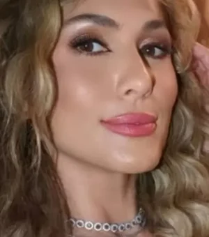 Solteira, Lívia Andrade aparece em produção dourada e comemora: 'Sextou'