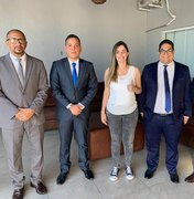 Rio Largo: Sâmea Mascarenhas discute pré-candidatura com equipe de advogados