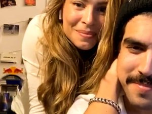 Grazi aparece em live de Caio Castro e fala sobre namoro