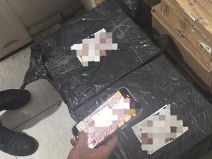 [Vídeo] Maconha e cocaína são apreendidas em armazém de transportada paulista em Maceió