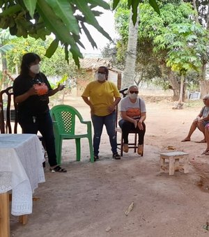 [Vídeo] Vereadora promove reunião entre diretor de UBS e comunidade rural de Arapiraca