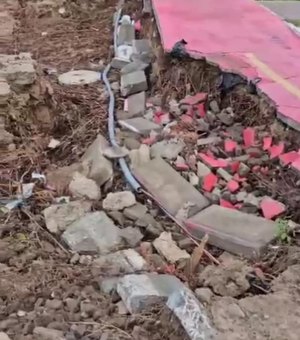 Chuvas causam destruição na ciclovia da orla de Ponta Verde em Maceió