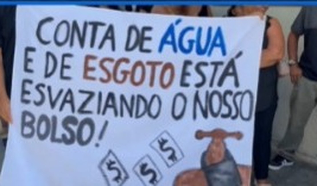 [Vídeo] Moradores de São Miguel dos Campos protestam contra concessionária de água