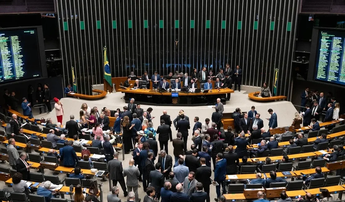 Câmara aprova em 1º turno PEC com repasse do lucro de bets à segurança