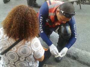 Professora é atropelada ao passar em faixa de pedestres