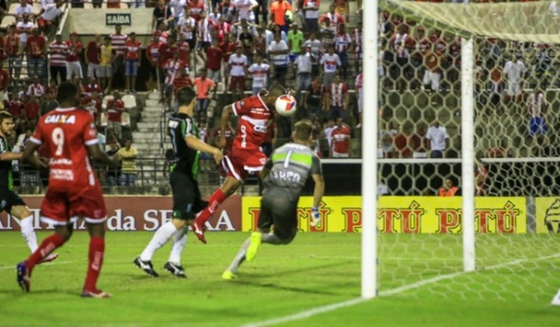 Audálio marca primeiro gol pelo CRB e recebe elogio dos companheiros