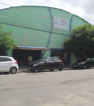 Mercado Público do Jaraguá funciona com sistema “pague e leve” aos sábados