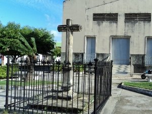 Monumento histórico é reconstruído após ato de vandalismo em Penedo
