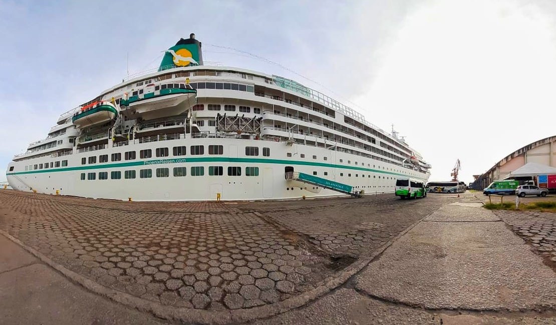Primeiro navio de 2020 traz mais de 640 visitantes a Maceió