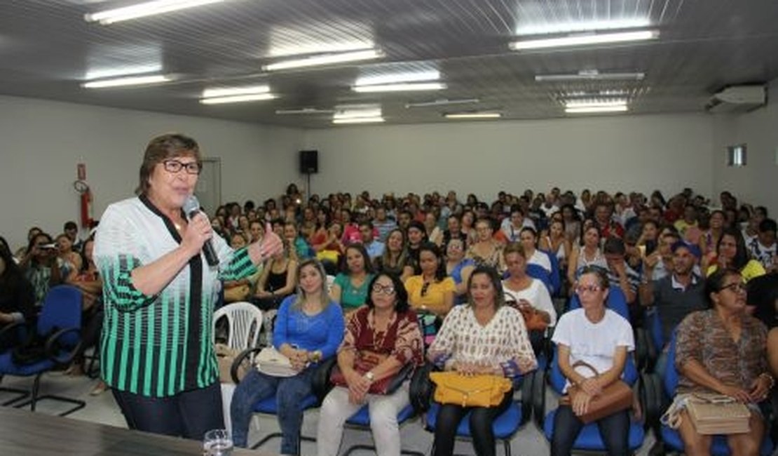 Prefeita assina projeto garantindo direitos a agentes de saúde