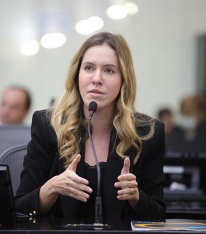 Deputada Cibele Moura critica aprovação automática na rede pública: “Como é que a gente premia quem não estuda?”