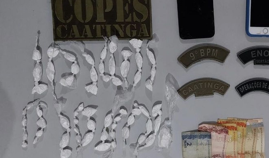 Homem é preso por tráfico após ser flagrado vendendo cocaína no Sertao de Alagoas