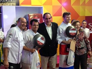 Estudantes de Gastronomia de AL vencem concurso em PE