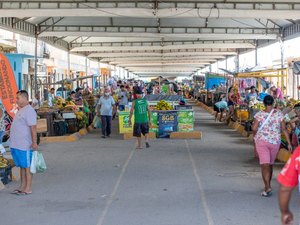 Confira o horário de funcionamento de mercados, feiras e Sine Maceió neste feriado