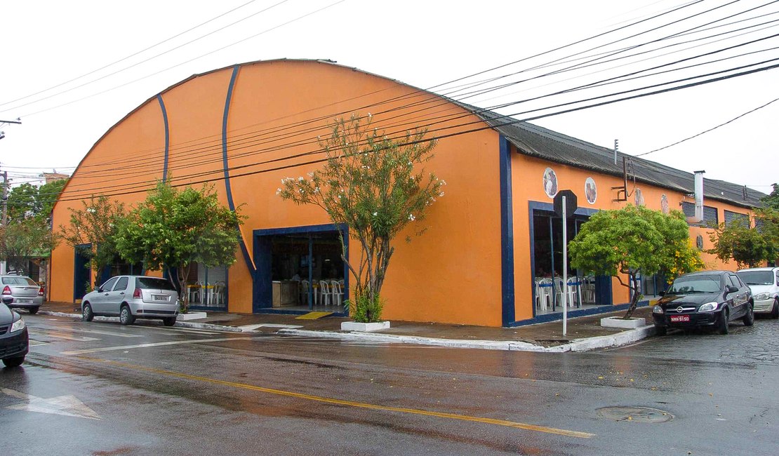 Estado deve retomar gestão do Mercado de Jaraguá; Dantas quer transformá-lo em modelo pensando em 2028