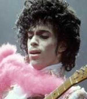 Prince acusa indústria de empurrar Katy Perry e Sheeran 'goela abaixo'