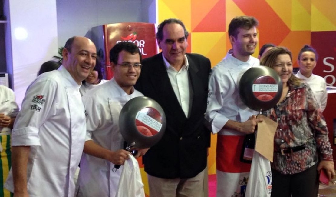 Estudantes de Gastronomia de AL vencem concurso em PE