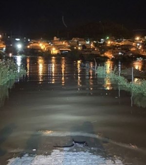 Moradores do Sertão estão preocupados com a alta do nível do rio Ipanema