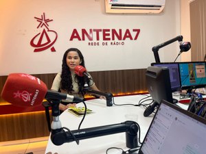 Escritora adolescente alagoana lança livro 'A prova mais viva da amizade'