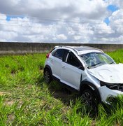 Cinco pessoas ficam feridas, incluindo uma criança, em acidente na BR-101 em Teotônio Vilela