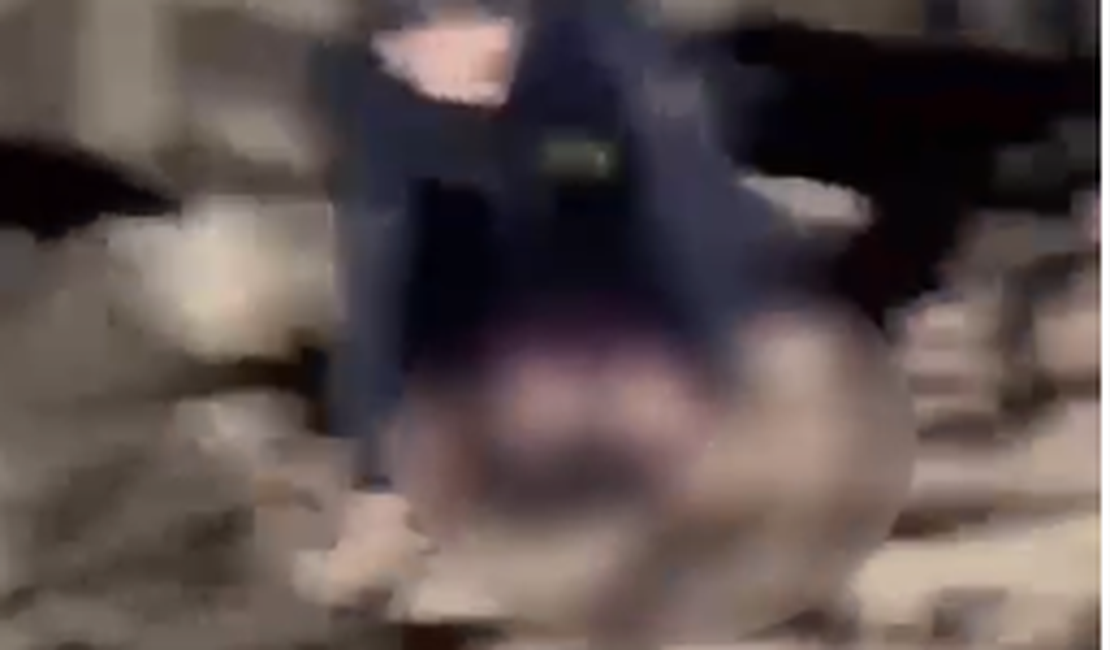 Policial salva mulher em surto de afogamento e depois é socorrida na Praia de Jatiúca