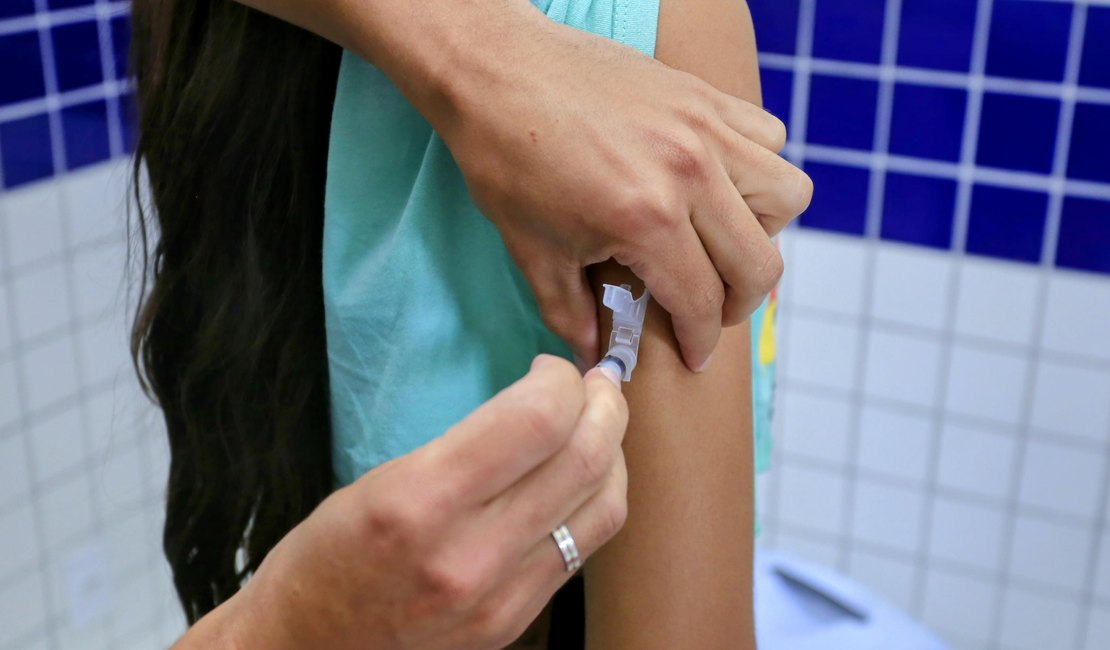 Vacina+ percorre 82 municípios e analisa quase 10 mil cadernetas de vacinação em 2025